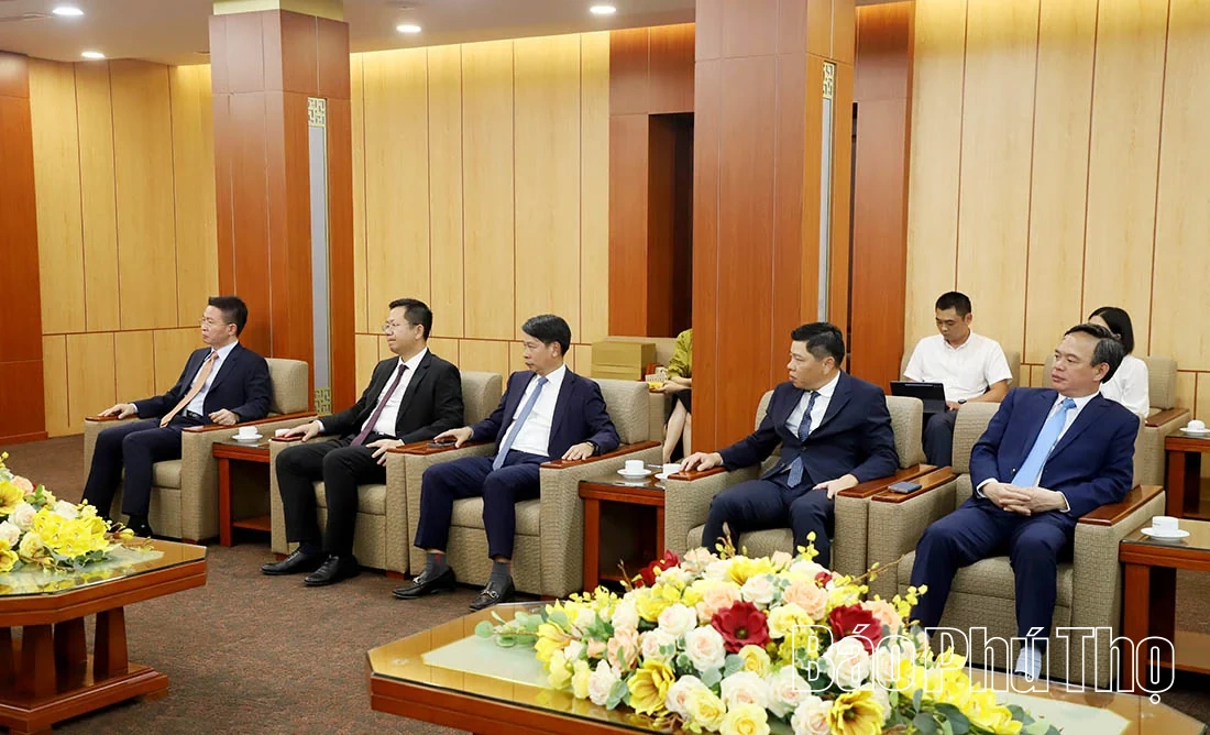 Đồng chí Bí thư Tỉnh ủy Phạm Đại Dương tiếp và làm việc với Đoàn đại biểu cấp cao Ba Lan