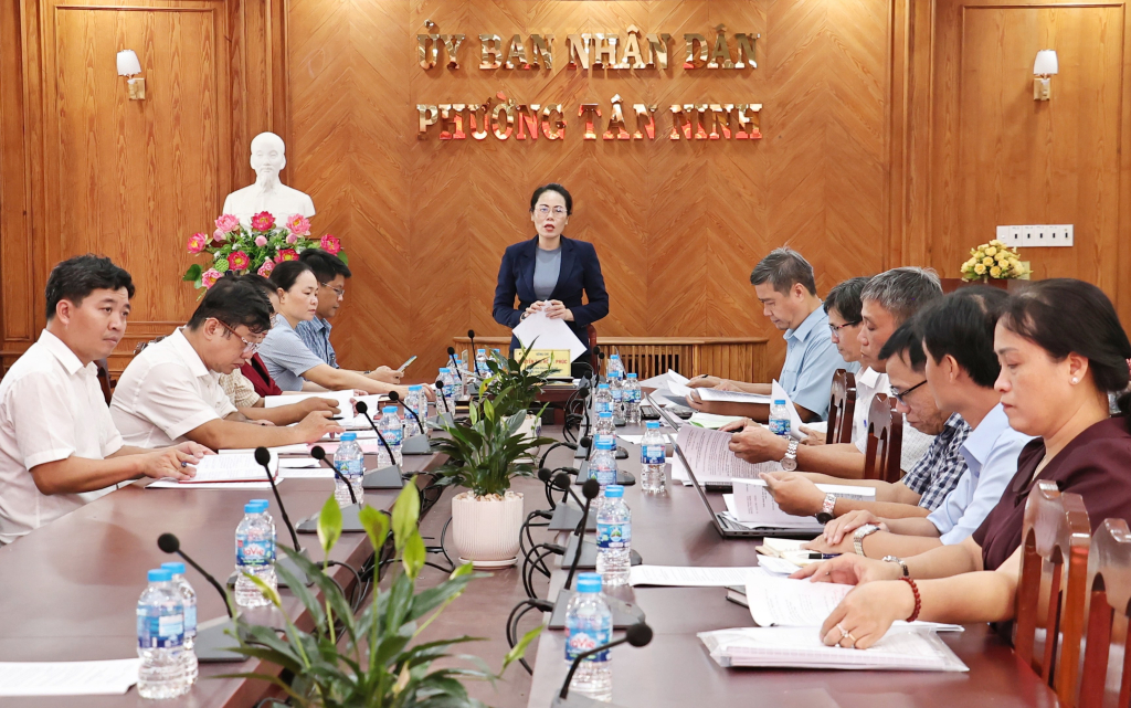 Đoàn công tác làm việc cùng UBND phường và các đơn vị trường học trên địa bàn phường Tân Ninh