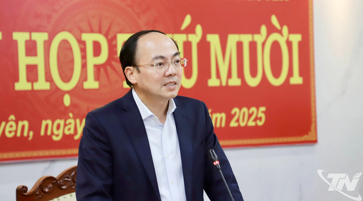 Đồng ch&iacute; Nguyễn Đăng B&igrave;nh, Ph&oacute; B&iacute; thư Thường trực Tỉnh ủy, Chủ tịch HĐND tỉnh ph&aacute;t biểu kết luận Phi&ecirc;n họp.