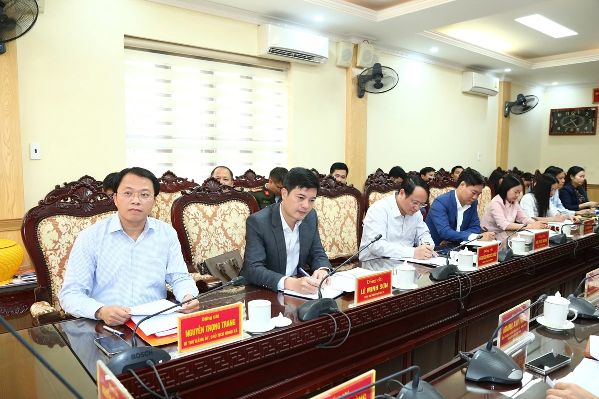 Ph&oacute; B&iacute; thư Thường trực Tỉnh ủy Nguyễn Hồng Phong thăm, l&agrave;m việc tại x&atilde; Thiệu Trung v&agrave; Thiệu H&oacute;a