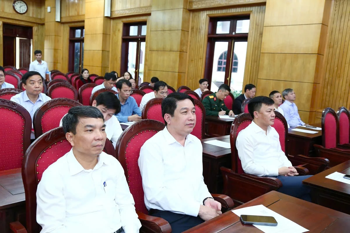 Thực hiện tốt c&ocirc;ng t&aacute;c đ&agrave;o tạo, bồi dưỡng đội ngũ c&aacute;n bộ l&atilde;nh đạo, quản l&yacute;