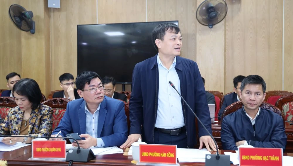 Th&aacute;o gỡ vướng mắc, tạo điều kiện thuận lợi để Tổng C&ocirc;ng ty CP Hợp Lực triển khai c&aacute;c dự &aacute;n tr&ecirc;n địa b&agrave;n tỉnh