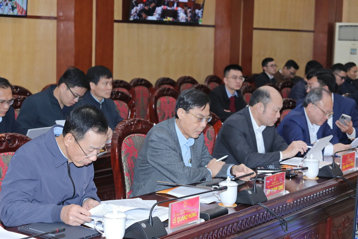 Ph&aacute;t huy tinh thần &ldquo;Người người thi đua, ng&agrave;nh ng&agrave;nh thi đua, ng&agrave;y ng&agrave;y thi đua&rdquo;, phấn đấu ho&agrave;n th&agrave;nh v&agrave; ho&agrave;n th&agrave;nh vượt mức c&aacute;c mục ti&ecirc;u năm 2026