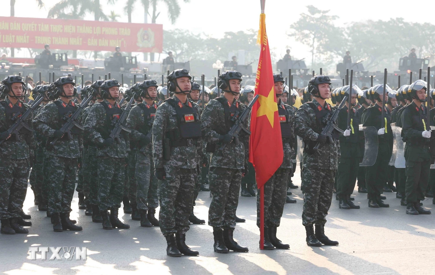 Thường trực Ban B&iacute; thư dự Lễ xuất qu&acirc;n bảo vệ Đại hội lần thứ XIV của Đảng