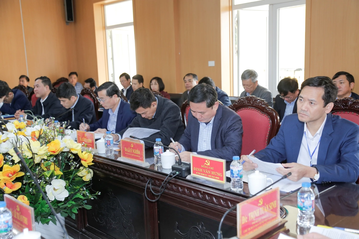 Tập trung cao độ, triển khai đồng bộ, bảo đảm tiến độ c&ocirc;ng t&aacute;c bầu cử đại biểu Quốc hội v&agrave; HĐND c&aacute;c cấp