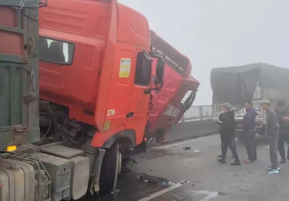 Tai nạn giao th&ocirc;ng đặc biệt nghi&ecirc;m trọng tr&ecirc;n cao tốc Bắc - Nam đoạn qua tỉnh Thanh H&oacute;a