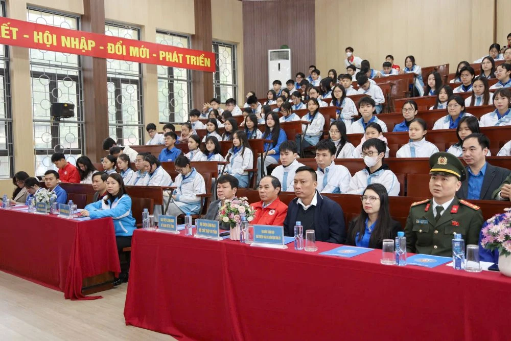 Ng&agrave;y hội hiến m&aacute;u t&igrave;nh nguyện &ldquo;Chủ nhật đỏ&rdquo; thu h&uacute;t gần 1.000 người tham gia