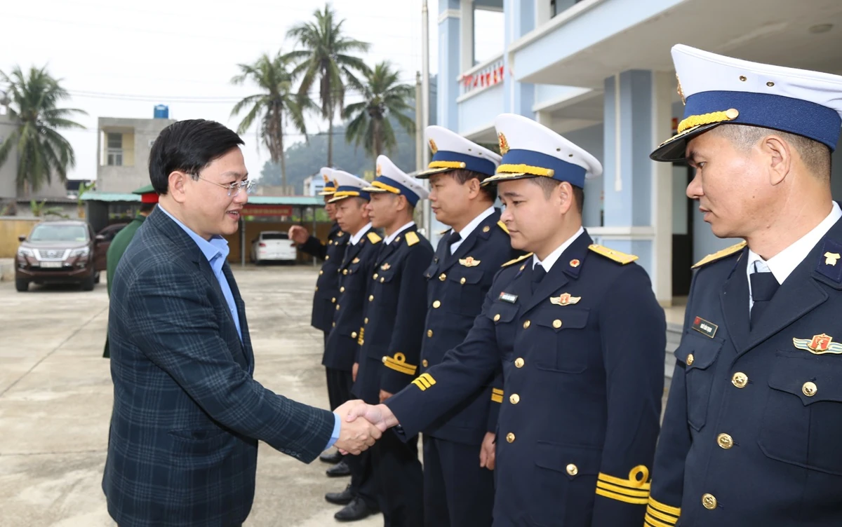 Ph&oacute; Chủ tịch Thường trực UBND tỉnh Mai Xu&acirc;n Li&ecirc;m thăm, kiểm tra t&igrave;nh h&igrave;nh sản xuất, đời sống Nh&acirc;n d&acirc;n