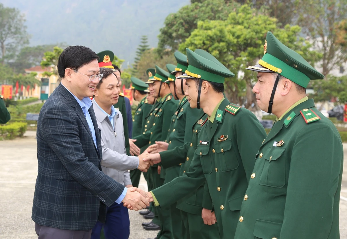 Ph&oacute; Chủ tịch Thường trực UBND tỉnh Mai Xu&acirc;n Li&ecirc;m thăm, kiểm tra t&igrave;nh h&igrave;nh sản xuất, đời sống Nh&acirc;n d&acirc;n