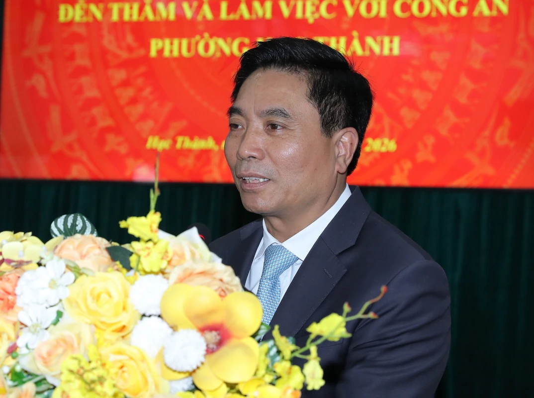 B&iacute; thư Tỉnh ủy Nguyễn Do&atilde;n Anh thăm, tặng qu&agrave; gia đ&igrave;nh ch&iacute;nh s&aacute;ch; kiểm tra c&ocirc;ng t&aacute;c bảo đảm an ninh trật tự dịp Tết Nguy&ecirc;n đ&aacute;n