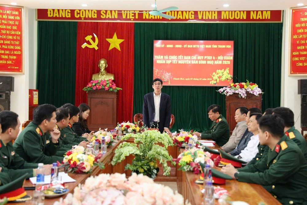Trưởng Ban Nội ch&iacute;nh Tỉnh ủy Nguyễn Ngọc Tiến kiểm tra t&igrave;nh h&igrave;nh sản xuất v&agrave; đời sống Nh&acirc;n d&acirc;n c&aacute;c x&atilde; Ph&uacute; Lệ, Hồi Xu&acirc;n