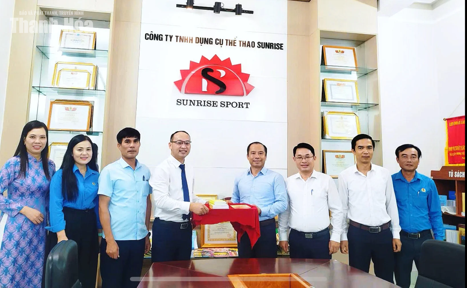 Thành lập Chi bộ Công ty TNHH Dụng cụ thể thao Sunrise