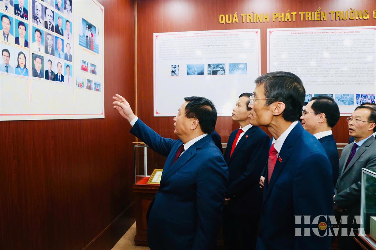 z6187667565251_0b7487c8739dc97468d04095330df45c