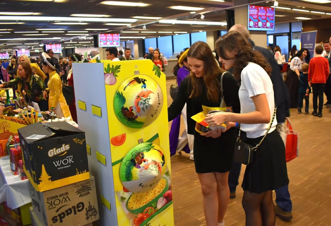 Hội chợ từ thiện quốc tế SHOM 2025: Việt Nam gửi thông điệp, lan tỏa tinh thần đoàn kết, tương thân tương ái Hội chợ từ thiện quốc tế SHOM 2025: Việt Nam gửi thông điệp, lan tỏa tinh thần đoàn kết, tương thân tương ái