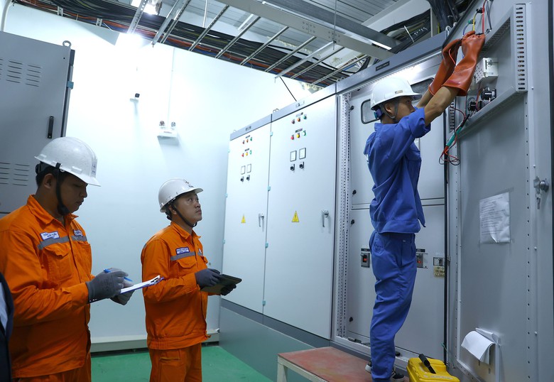 Ngành điện miền Nam sẵn sàng hạ tầng, đón đầu tư vào khu công nghiệp - Ảnh 4.