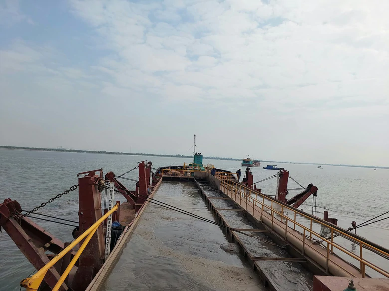 Đơn giản hóa thủ tục trong nạo vét luồng hàng hải, đường thuỷ, khơi thông nguồn lực - Ảnh 1.