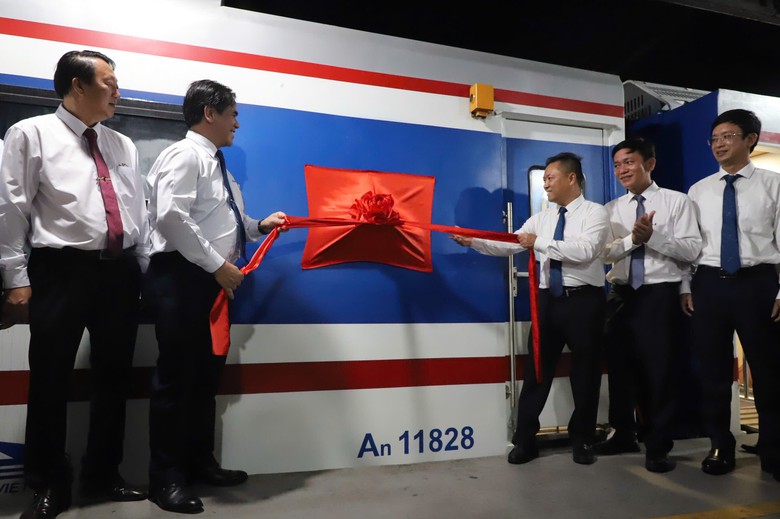 Ra mắt đoàn tàu du lịch chất lượng cao tuyến Sài Gòn - Nha Trang - Ảnh 1.