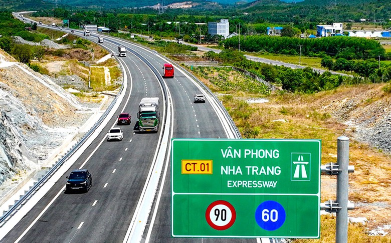 Dự thảo quy chuẩn báo hiệu đường bộ: Nhiều điểm mới về biển báo, đèn tín hiệu- Ảnh 2.
