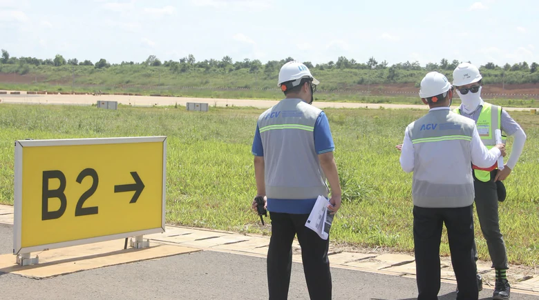 Sân bay Long Thành chạy thử quy trình kiểm tra đường cất hạ cánh, đường lăn- Ảnh 1.