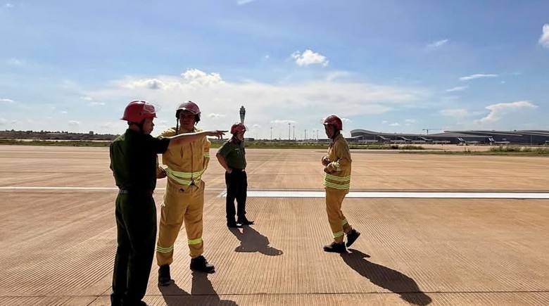 Sân bay Long Thành chạy thử quy trình kiểm tra đường cất hạ cánh, đường lăn- Ảnh 3.