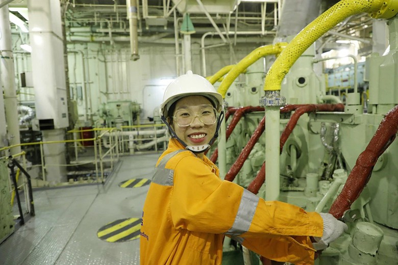 Thúc đẩy chuyển đổi xanh và bình đẳng giới trong ngành hàng hải Việt Nam - Ảnh 1.