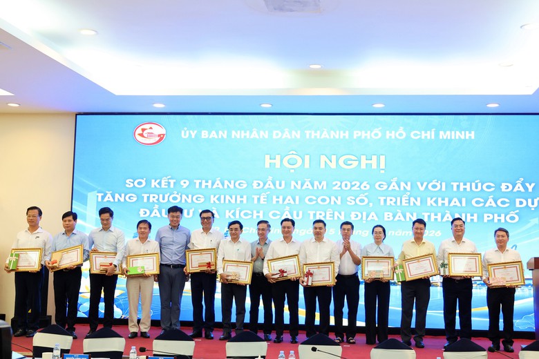 Giải ngân tốt, nhiều phường ở TP.HCM được thưởng công trình trăm tỷ- Ảnh 2.