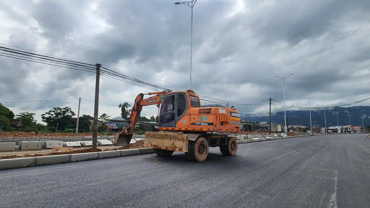 Diện mạo tuyến đường “xương sống” tại khu kinh tế Vũng Áng- Ảnh 8.