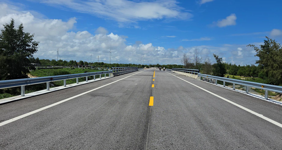 Quảng Trị: Đẩy nhanh thi công, hoàn thành dự án đường ven biển 2.487 tỷ đồng cuối năm 2026- Ảnh 10.