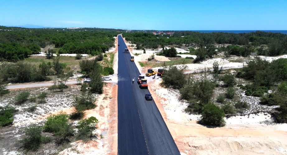 Quảng Trị: Đẩy nhanh thi công, hoàn thành dự án đường ven biển 2.487 tỷ đồng cuối năm 2026- Ảnh 9.