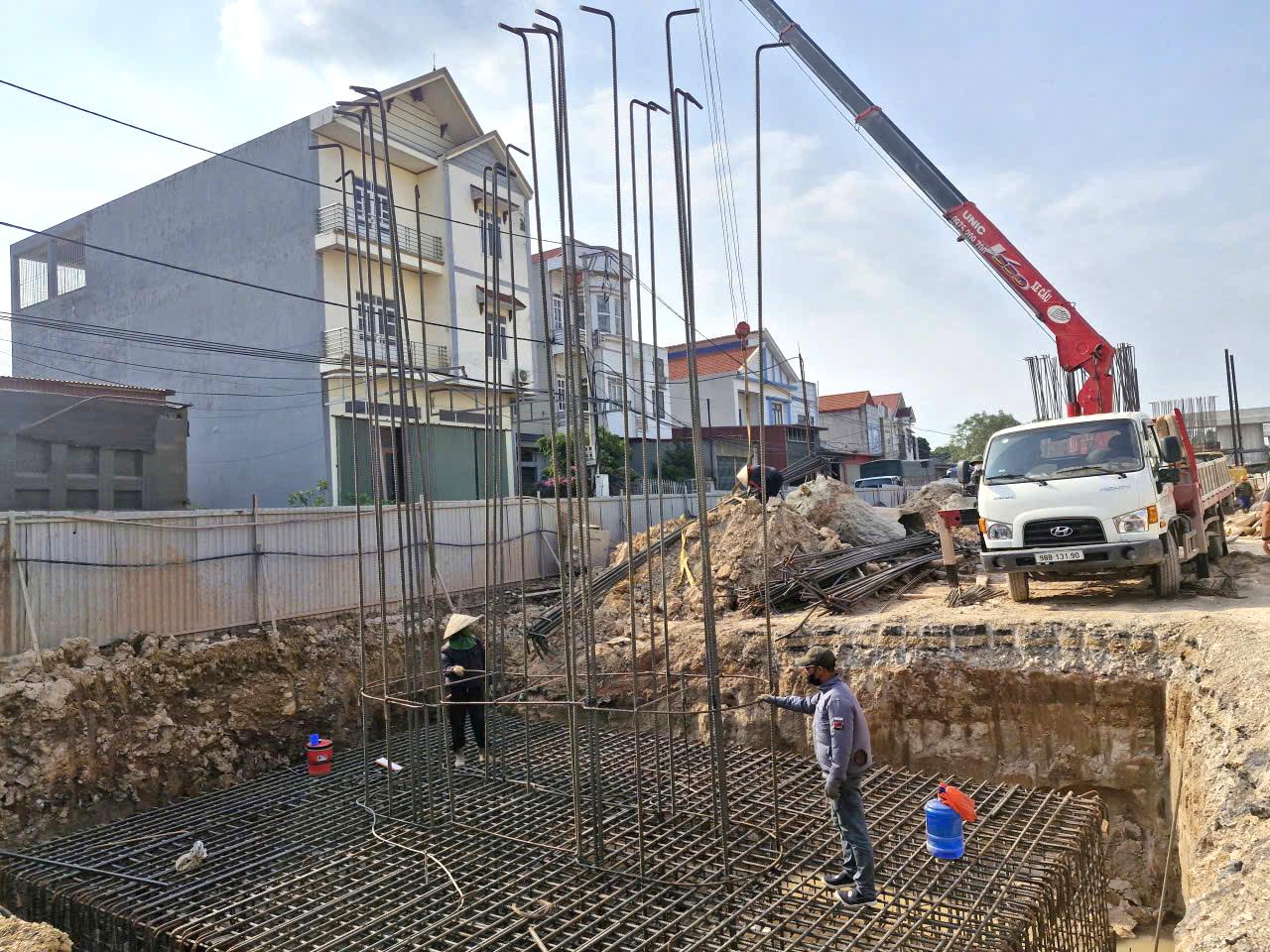 Khắc phục khó khăn, hoàn thành cầu Cẩm Lý để tách đường bộ với đường sắt trong năm 2026- Ảnh 1.