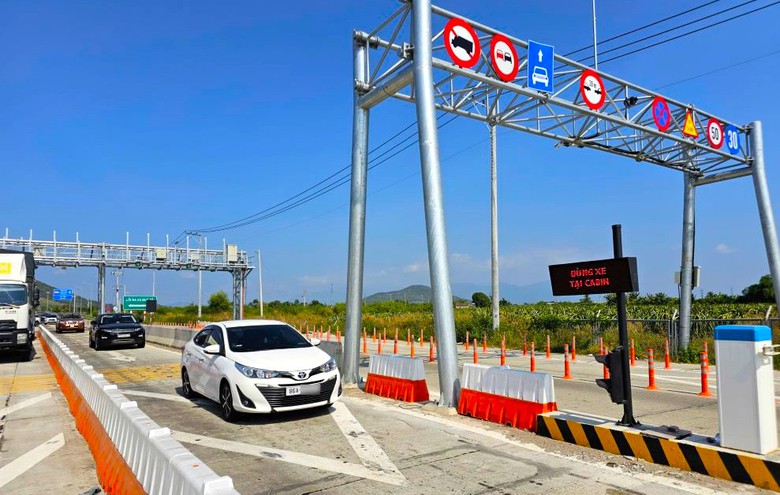 Thu phí cao tốc đầu tư công: Đã thu gần 3.168 tỷ đồng, Bộ Xây dựng đề xuất sửa quy định - Ảnh 1.
