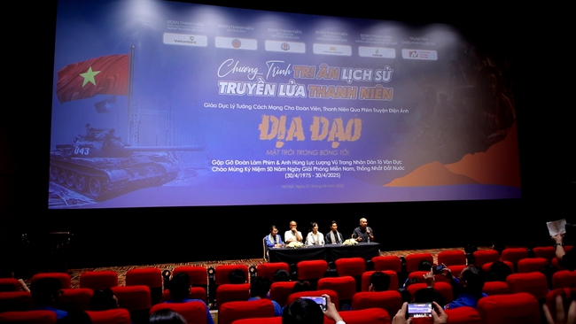 Giao lưu truyền cảm hứng lịch sử cho thanh niên qua phim “Địa đạo: Mặt trời trong bóng tối” - Ảnh 2.