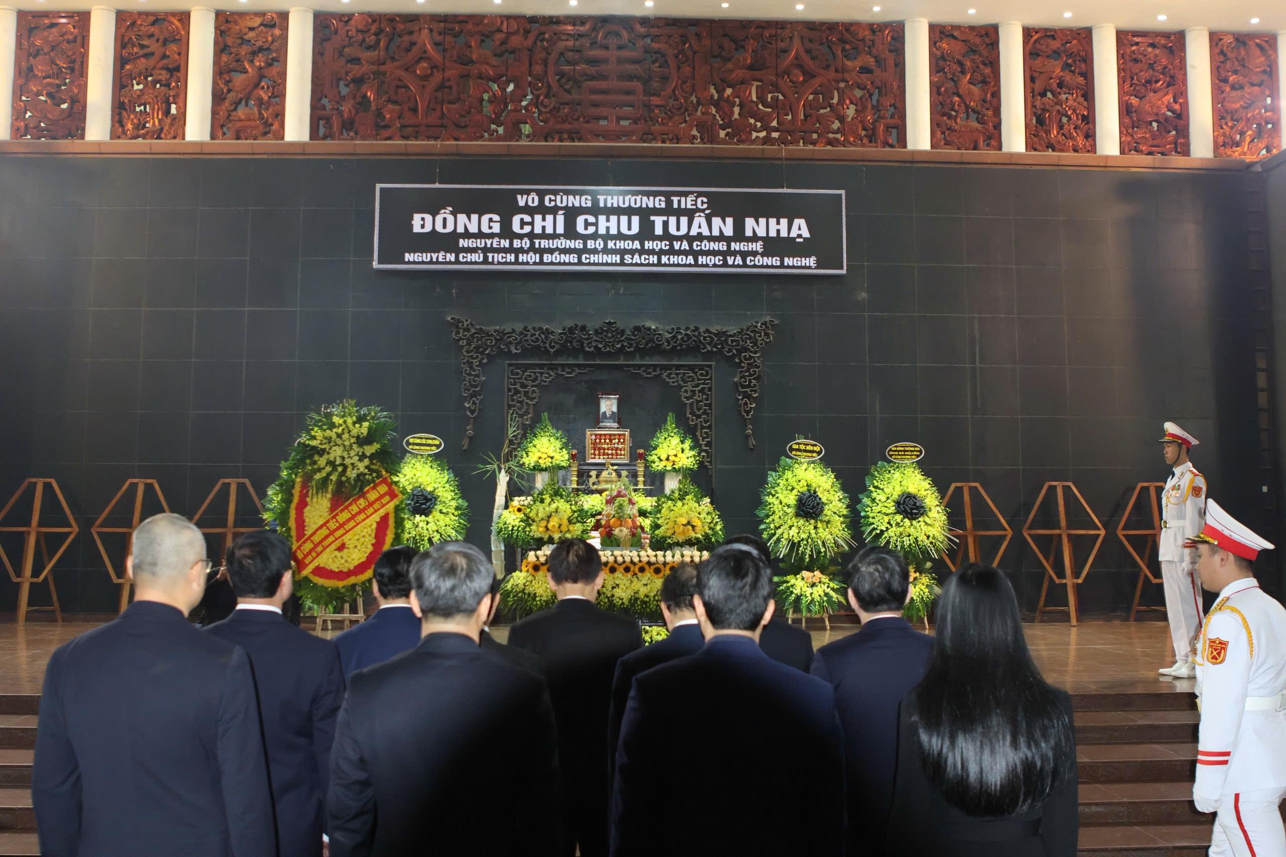 Vĩnh biệt GS.TS Chu Tuấn Nhạ, nguyên Bộ trưởng Bộ Khoa học, Công nghệ và Môi trường - Ảnh 4.