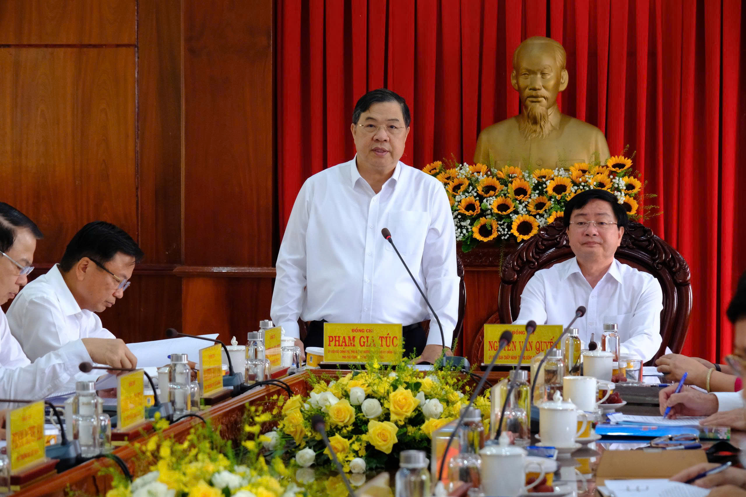 Tây Ninh tập trung giải quyết các "bài toán lớn" về khoa học, công nghệ và chuyển đổi số - Ảnh 1.