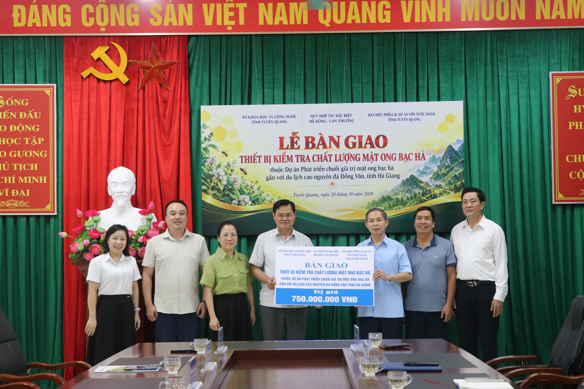 Tuyên Quang tăng cường năng lực kiểm tra chất lượng mật ong bạc hà- Ảnh 7.