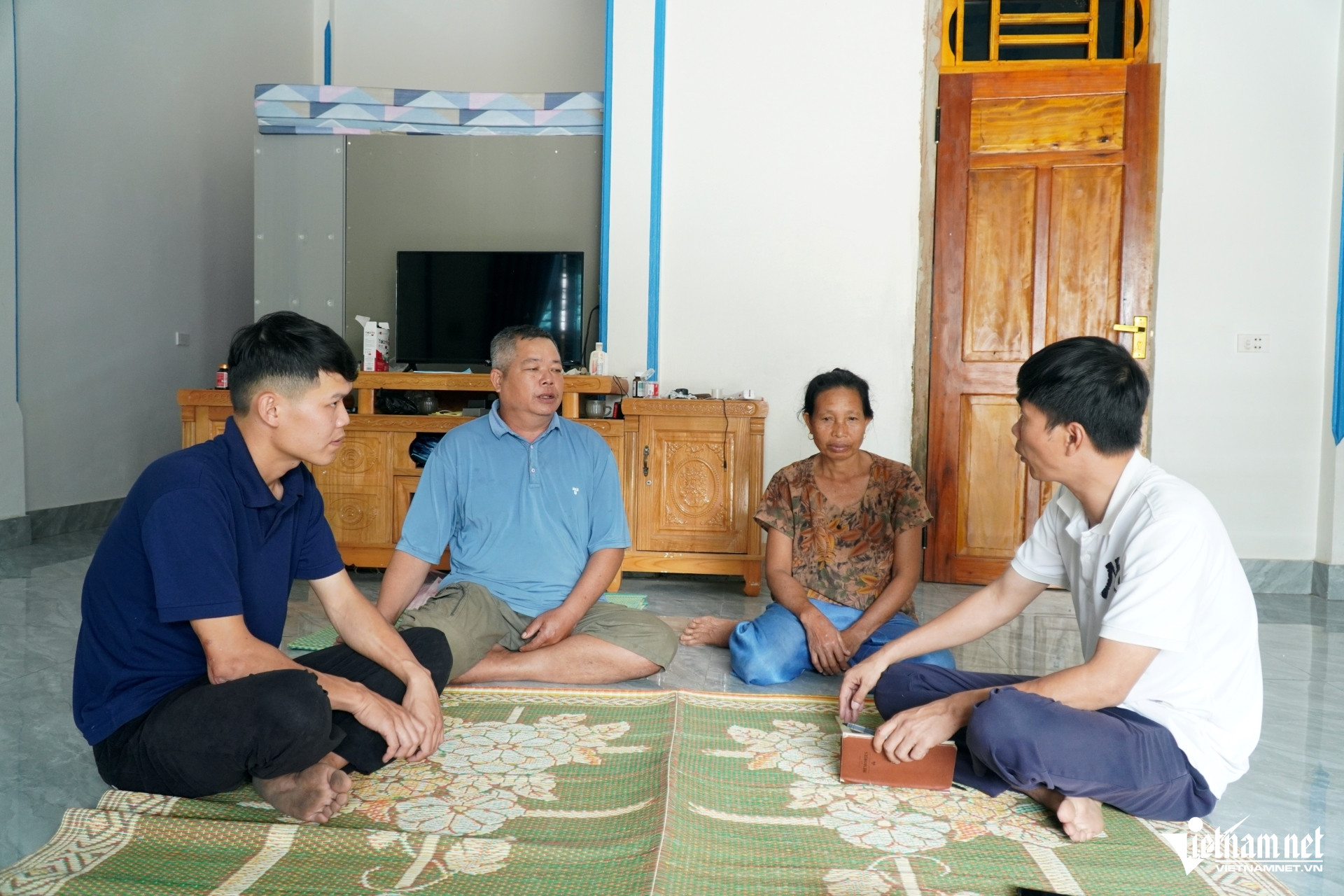 W-a3Cử nhân 9X người Thái gác giấc.JPG.jpg